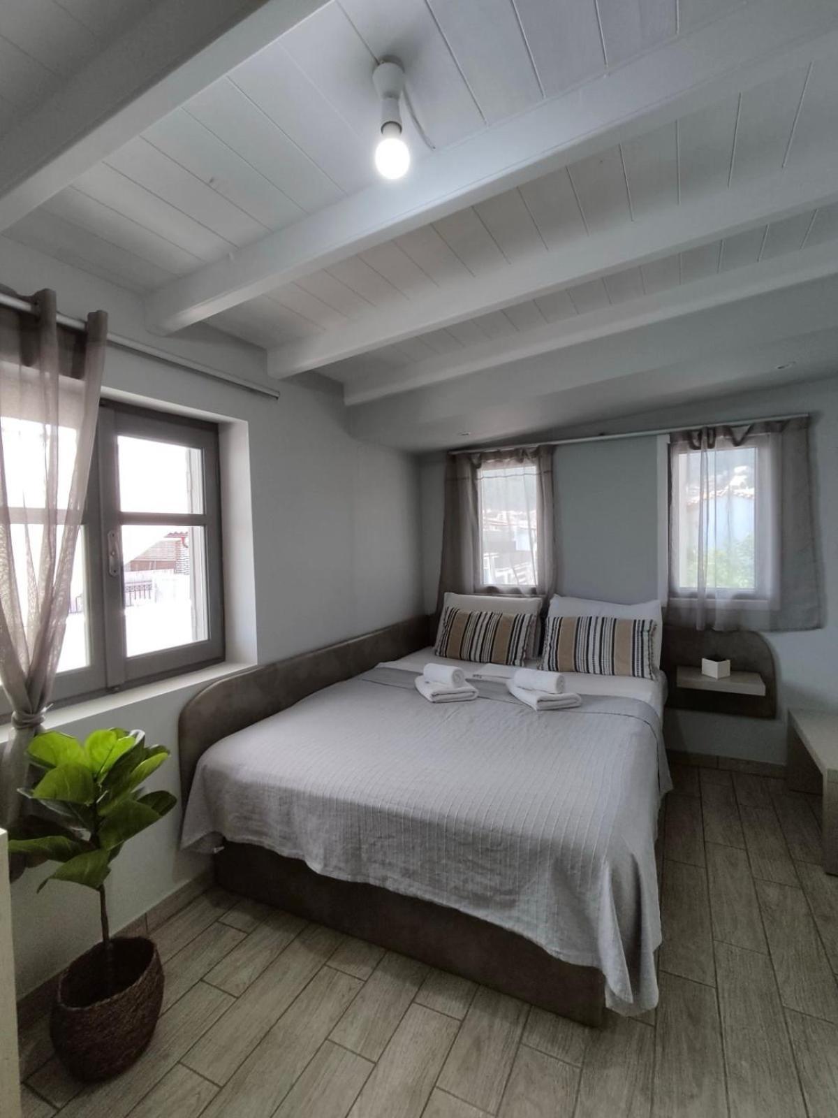 Green Suite Skiathos Екстериор снимка